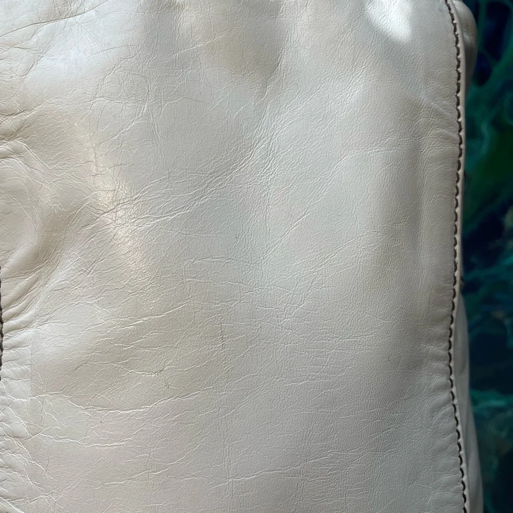 Miu Miu white leather hobo bag - Picture 4 of 15